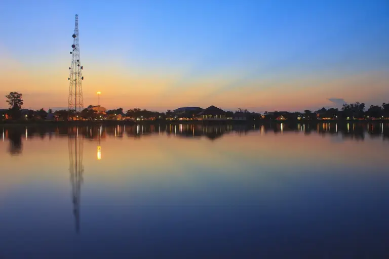 Should all next generation cellular devices have 5G?